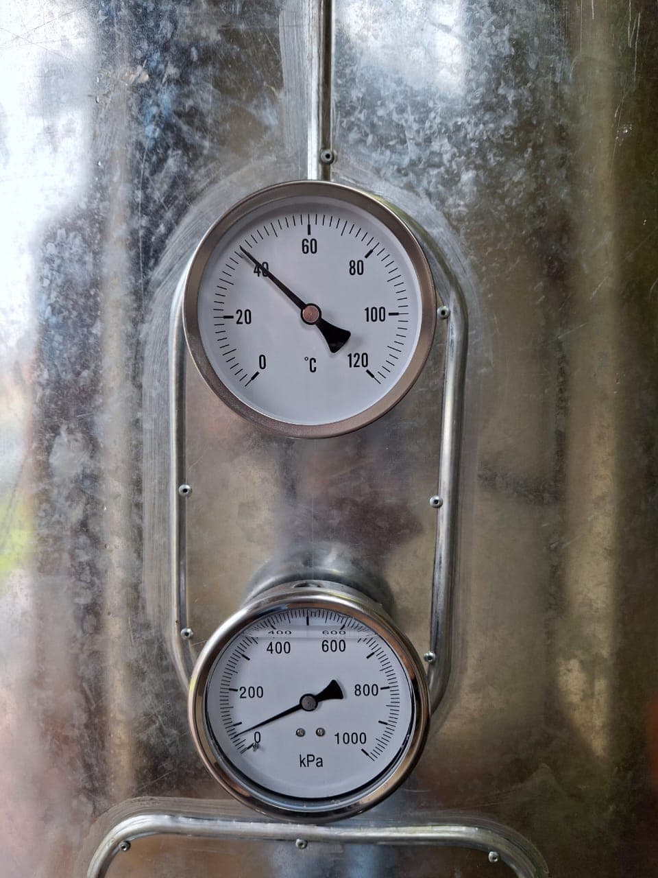 Selborne High School – Hot Water Tank Installation - Auxiliary copper piping integration