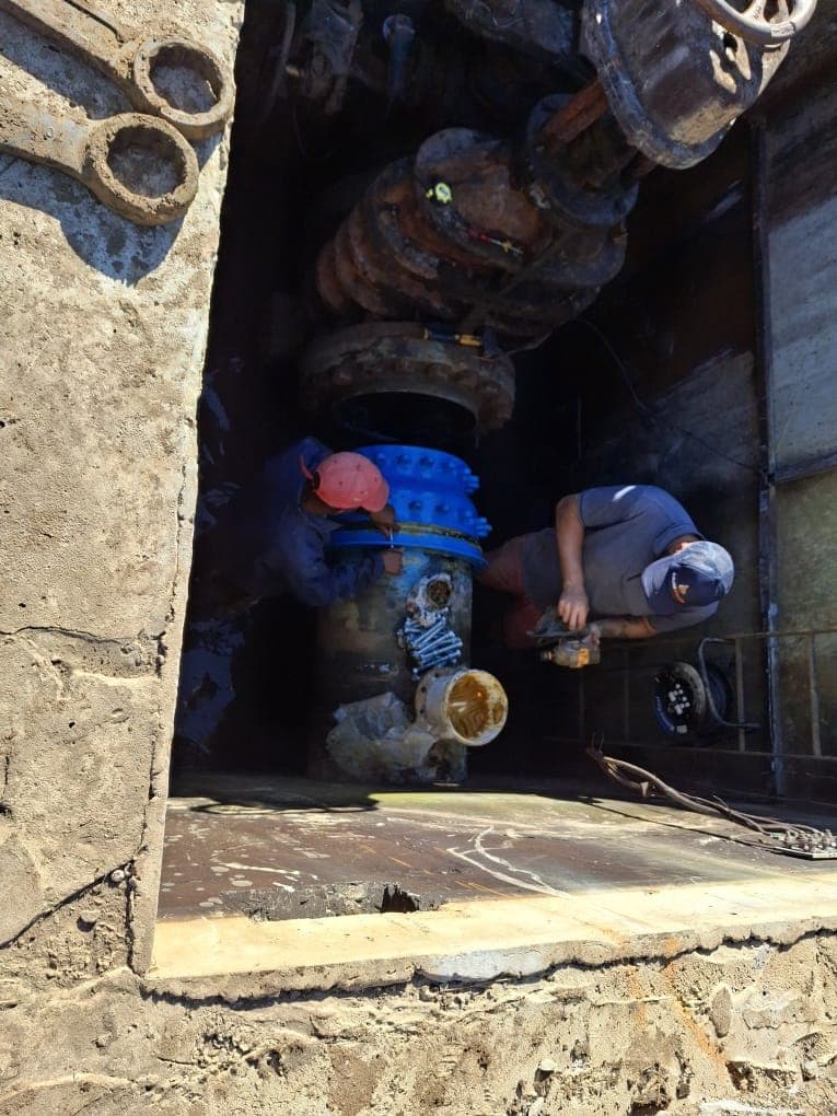 Amatola Water – Nahoon Dam Pipe Repairs - Main gate valve positioning