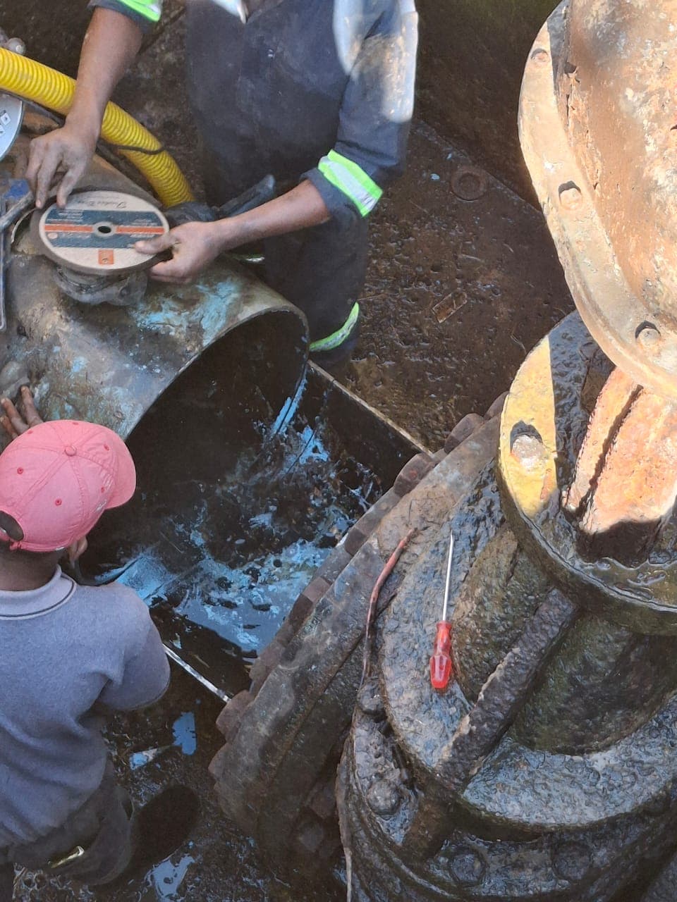 Amatola Water – Nahoon Dam Pipe Repairs - Heavy machinery lifting concrete supports