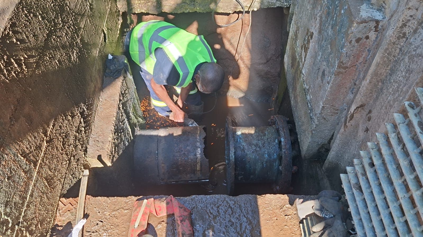 Nahoon Dam – 400mm Valve Replacement - Photo 3